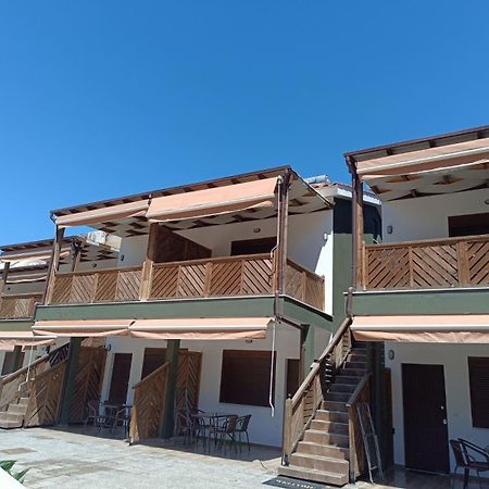 Mad'S Villas Nea Peramos  Exterior photo
