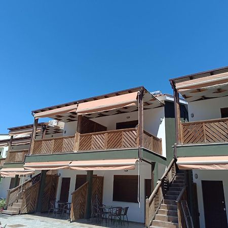 Mad'S Villas Nea Peramos  Exterior photo