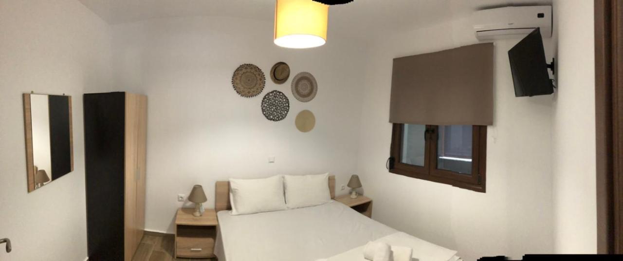 Mad'S Villas Nea Peramos  Exterior photo
