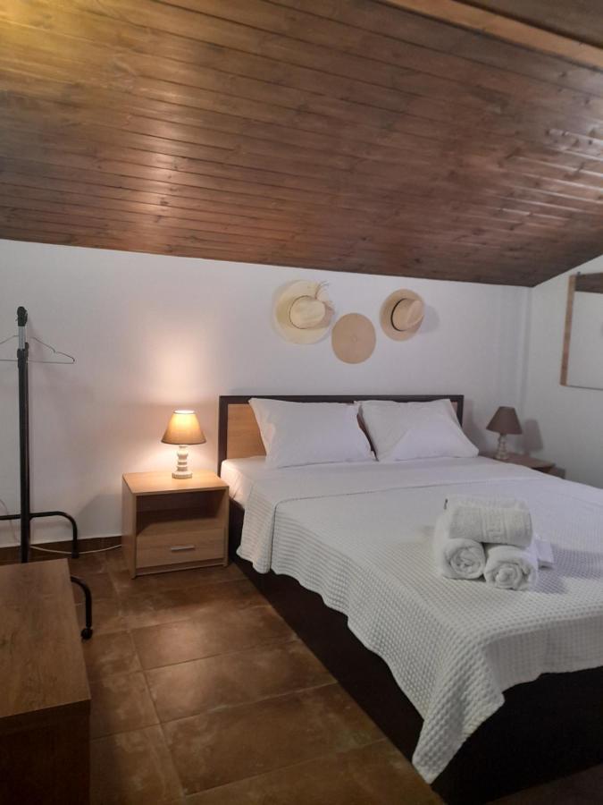 Mad'S Villas Nea Peramos  Room photo