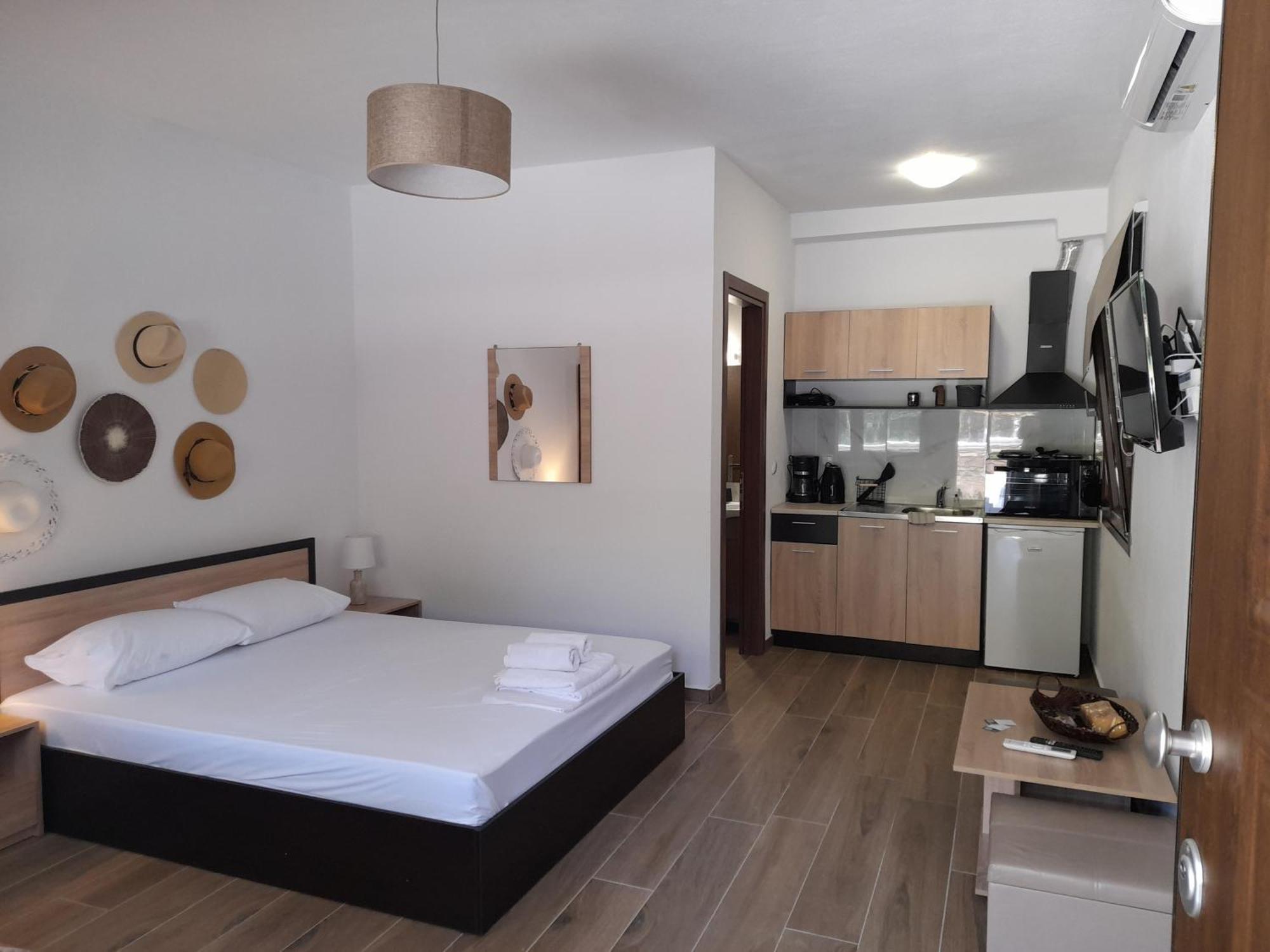 Mad'S Villas Nea Peramos  Room photo
