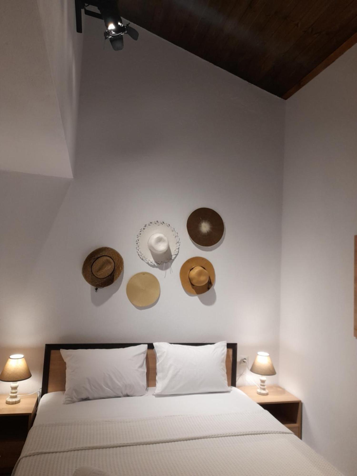 Mad'S Villas Nea Peramos  Room photo